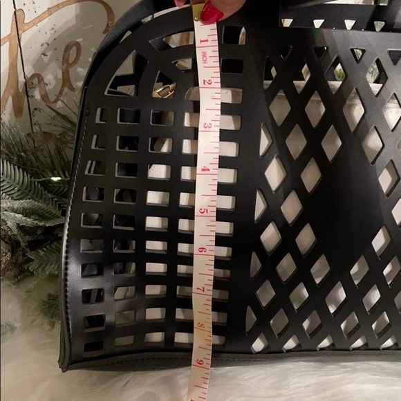 Vegan leather Handbag - Picture 4 of 8